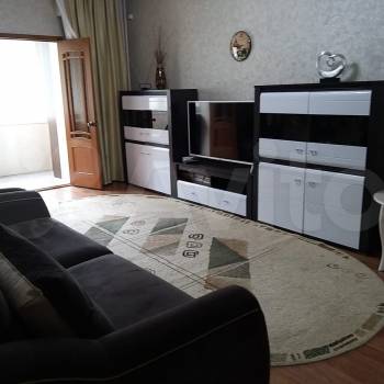 Сдается 1-комнатная квартира, 50 м²