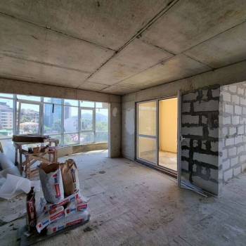 Продается 1-комнатная квартира, 64 м²