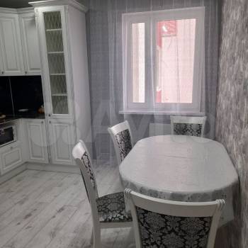 Сдается 2-х комнатная квартира, 75 м²