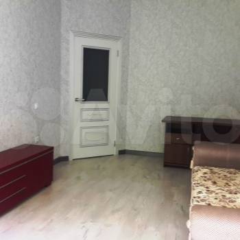 Продается 1-комнатная квартира, 38 м²