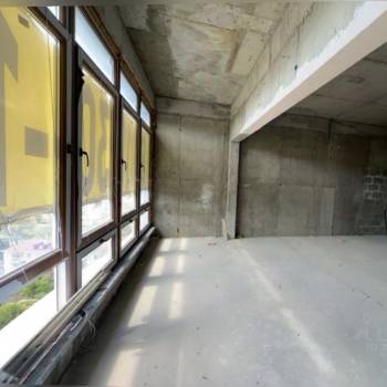 Продается 1-комнатная квартира, 169,2 м²