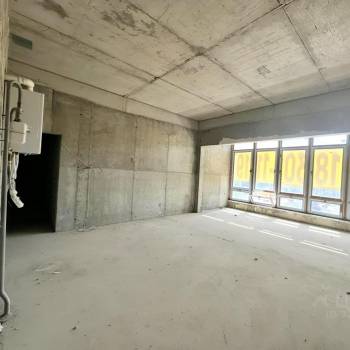 Продается 1-комнатная квартира, 169,2 м²