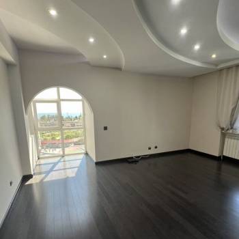 Продается 2-х комнатная квартира, 92 м²