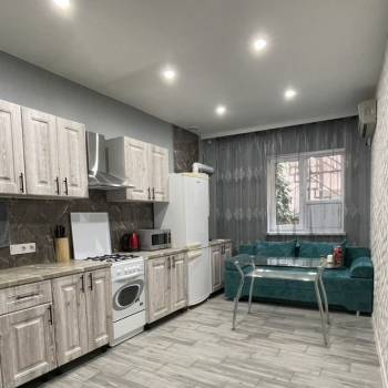 Сдается 1-комнатная квартира, 55 м²