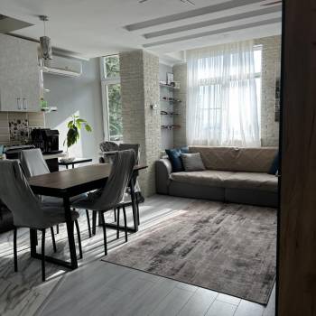 Продается 2-х комнатная квартира, 57 м²