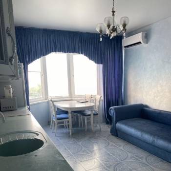 Продается Многокомнатная квартира, 100 м²