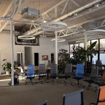 Сдается Нежилое помещение, 240 м²