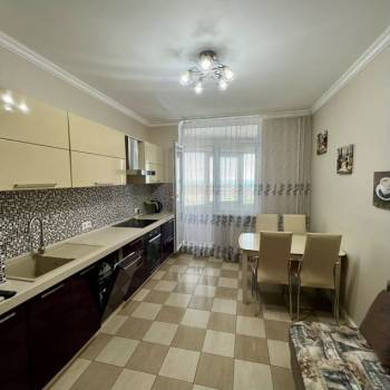 Сдается 2-х комнатная квартира, 65 м²