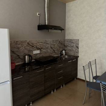 Сдается 1-комнатная квартира, 100 м²