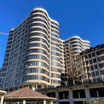 Продается 1-комнатная квартира, 42 м²