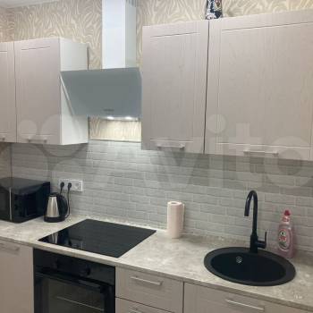 Сдается 1-комнатная квартира, 42 м²