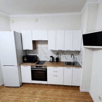 Сдается 1-комнатная квартира, 49 м²