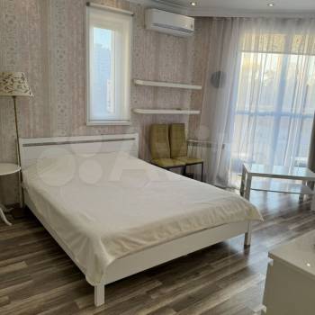 Сдается 1-комнатная квартира, 55 м²