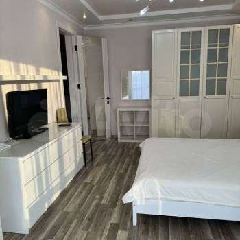 Сдается 1-комнатная квартира, 55 м²