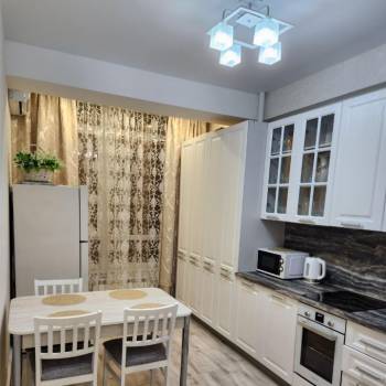 Продается 1-комнатная квартира, 37 м²