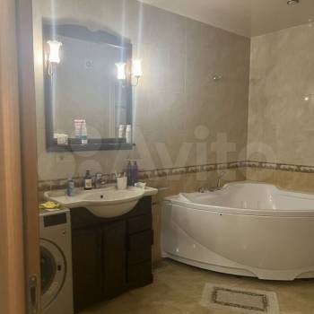 Сдается 2-х комнатная квартира, 100 м²