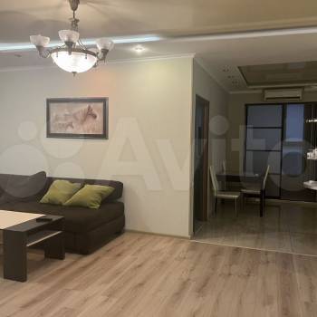 Сдается 2-х комнатная квартира, 100 м²