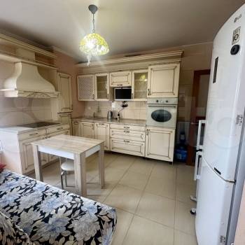 Сдается 1-комнатная квартира, 46 м²