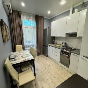 Продается 1-комнатная квартира, 28,3 м²