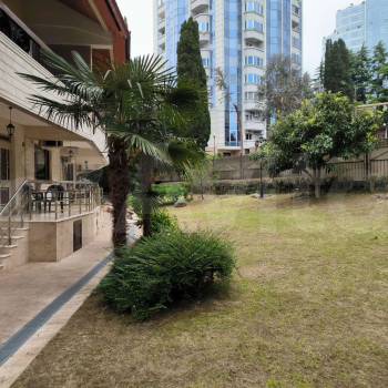 Продается Многокомнатная квартира, 230 м²