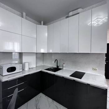 Продается 1-комнатная квартира, 33 м²