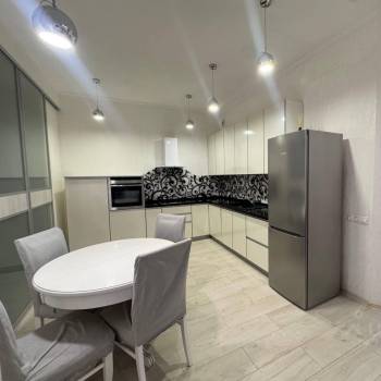 Продается 2-х комнатная квартира, 56 м²