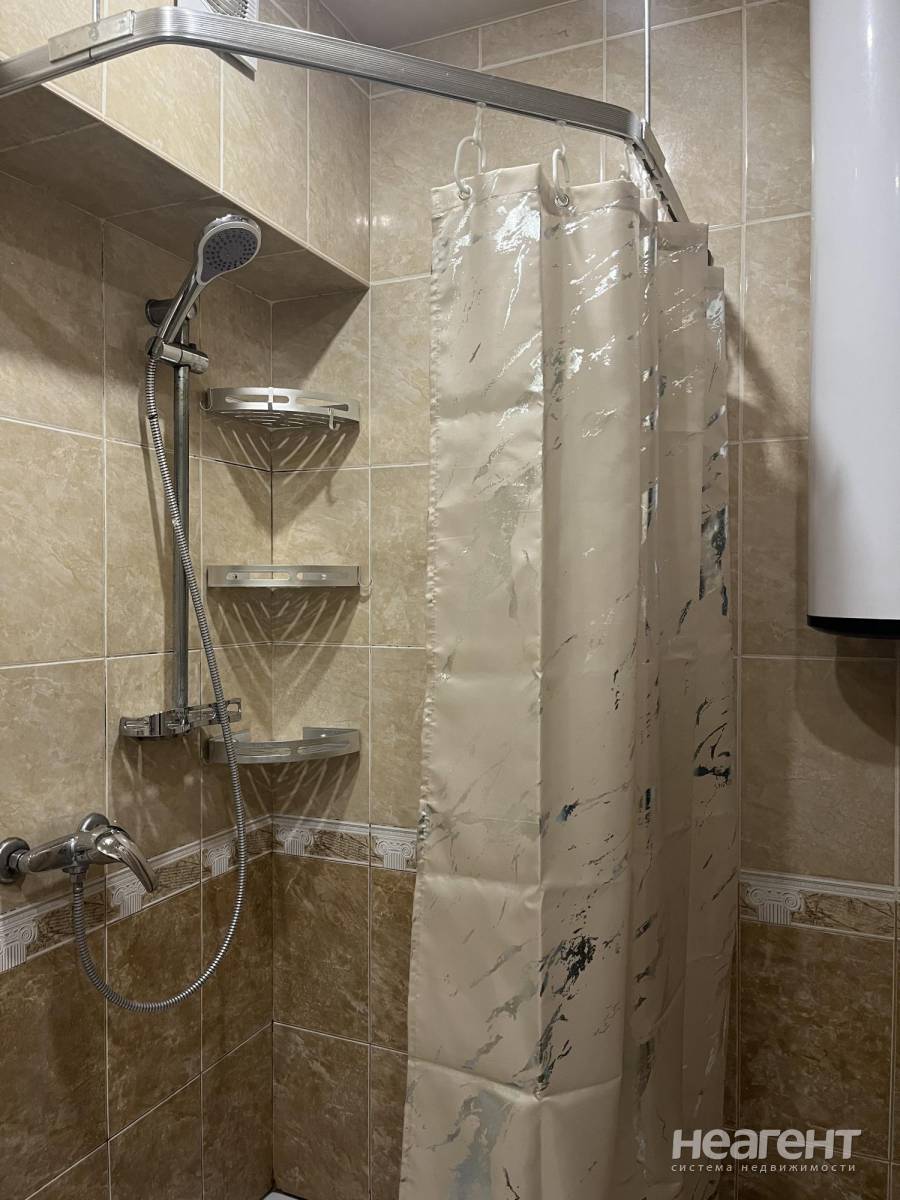 Продам 2-ком. квартиру, ул. Тюльпанов, не агентство