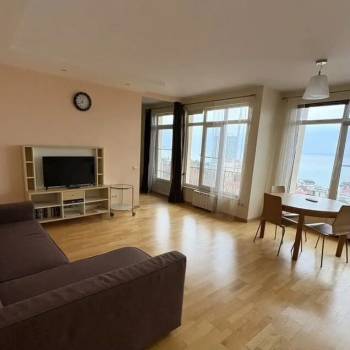 Продается 1-комнатная квартира, 66 м²