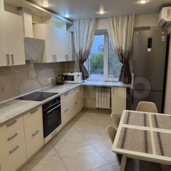 Сдается 2-х комнатная квартира, 78 м²