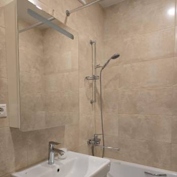 Продается 1-комнатная квартира, 37 м²