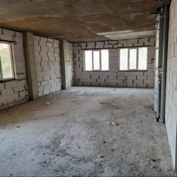 Продается 1-комнатная квартира, 83 м²