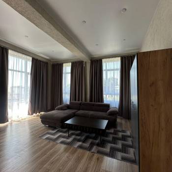 Сдается 2-х комнатная квартира, 75 м²