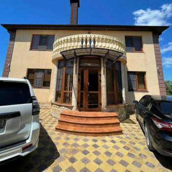 Продается Дом, 370 м²