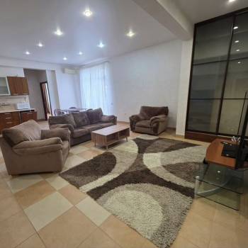 Сдается Многокомнатная квартира, 90 м²