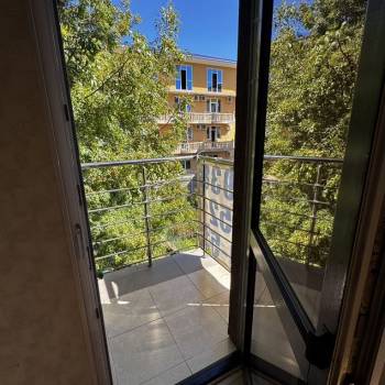 Продается 1-комнатная квартира, 37 м²