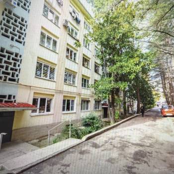 Продается 1-комнатная квартира, 32 м²