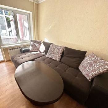 Продается 1-комнатная квартира, 35 м²