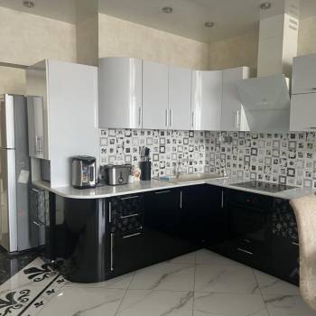 Сдается 2-х комнатная квартира, 82 м²