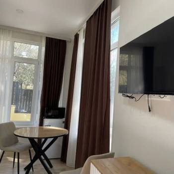 Продается 1-комнатная квартира, 108 м²