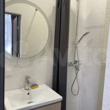 Продается 1-комнатная квартира, 108 м²