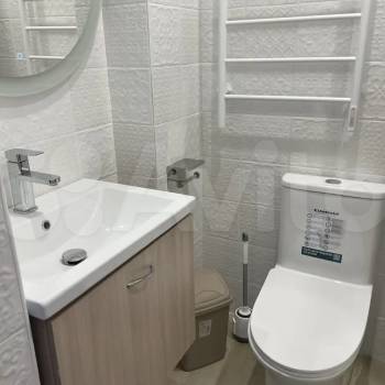 Продается 1-комнатная квартира, 108 м²