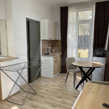 Продается 1-комнатная квартира, 108 м²