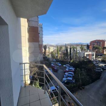 Продается 1-комнатная квартира, 50,9 м²