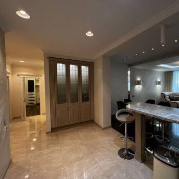 Продается Многокомнатная квартира, 170 м²