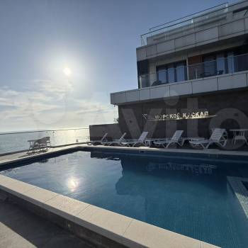 Продается 1-комнатная квартира, 42 м²