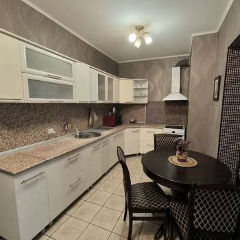 Сдается 1-комнатная квартира, 42 м²