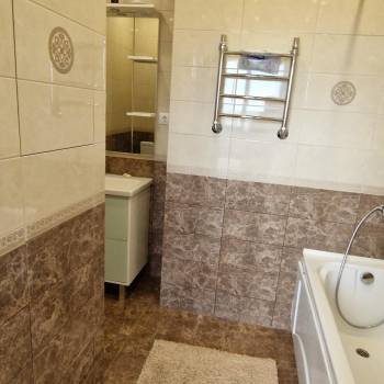 Продается 2-х комнатная квартира, 105 м²