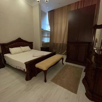Продается 2-х комнатная квартира, 105 м²