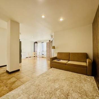 Сдается 1-комнатная квартира, 67,8 м²