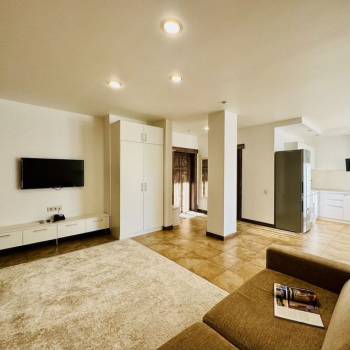 Сдается 1-комнатная квартира, 67,8 м²